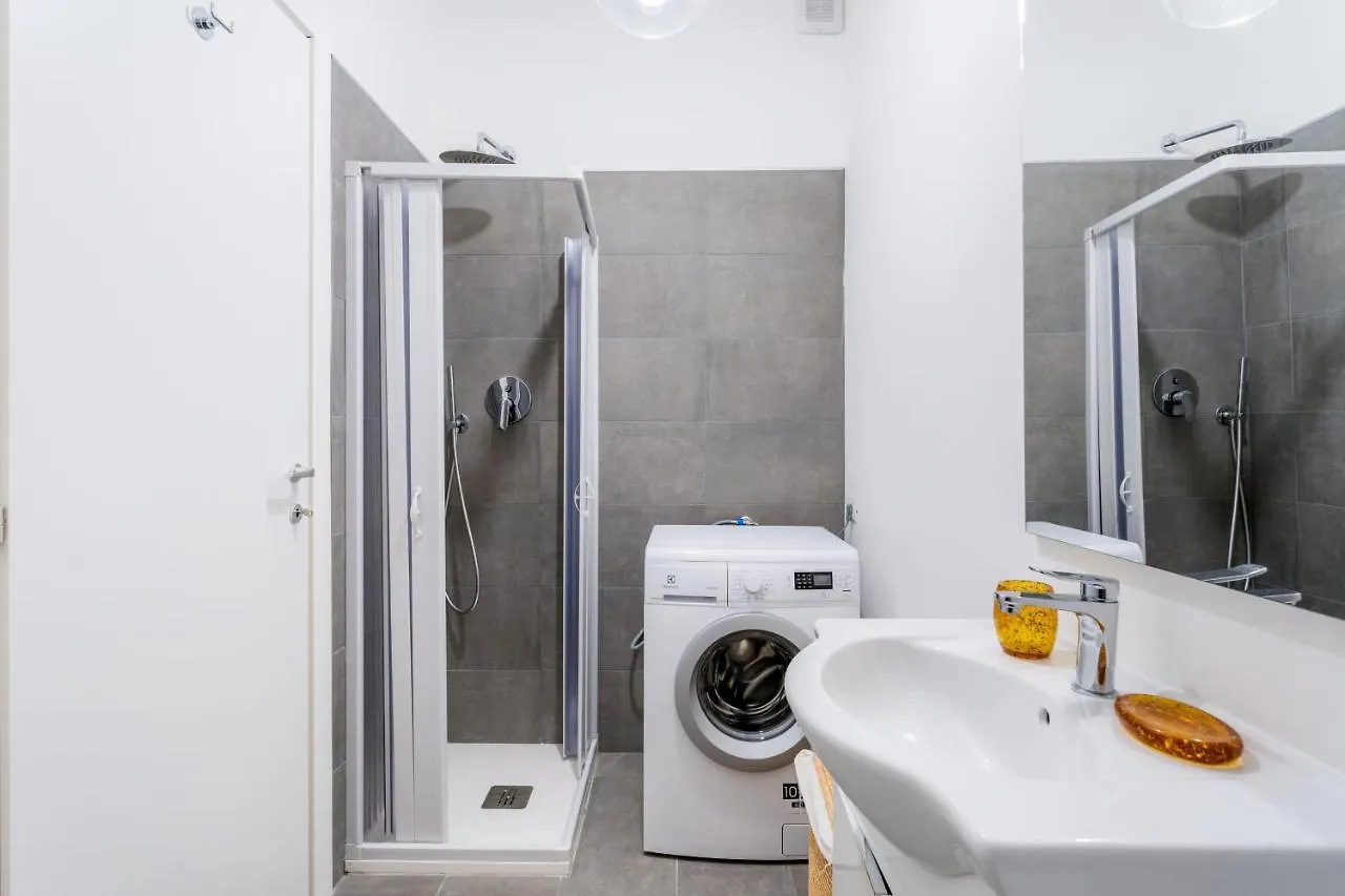 White Candle Apt, Close To San Pietro, Gemelli And City Center Italy