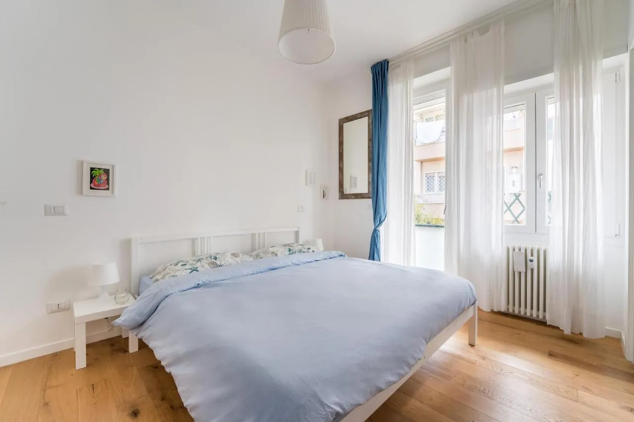 White Candle Apt, Close To San Pietro, Gemelli And City Center Apartment